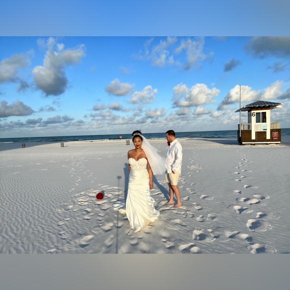 Meet your Posher, Angelina - Picture 7 of 17